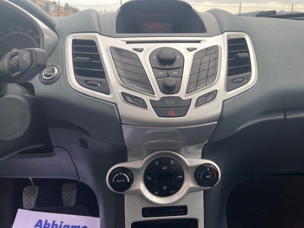 FORD Fiesta 1.4 TDCi 70CV 5 porte Titanium - 14