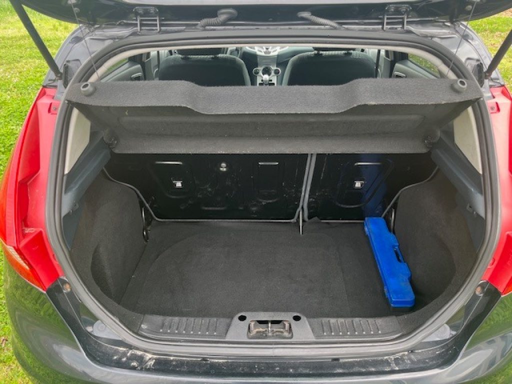 FORD Fiesta 1.4 TDCi 70CV 5 porte Titanium - 17