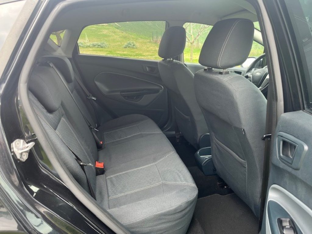 FORD Fiesta 1.4 TDCi 70CV 5 porte Titanium - 18