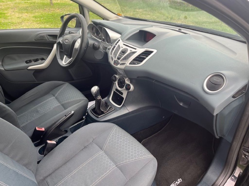 FORD Fiesta 1.4 TDCi 70CV 5 porte Titanium - 20