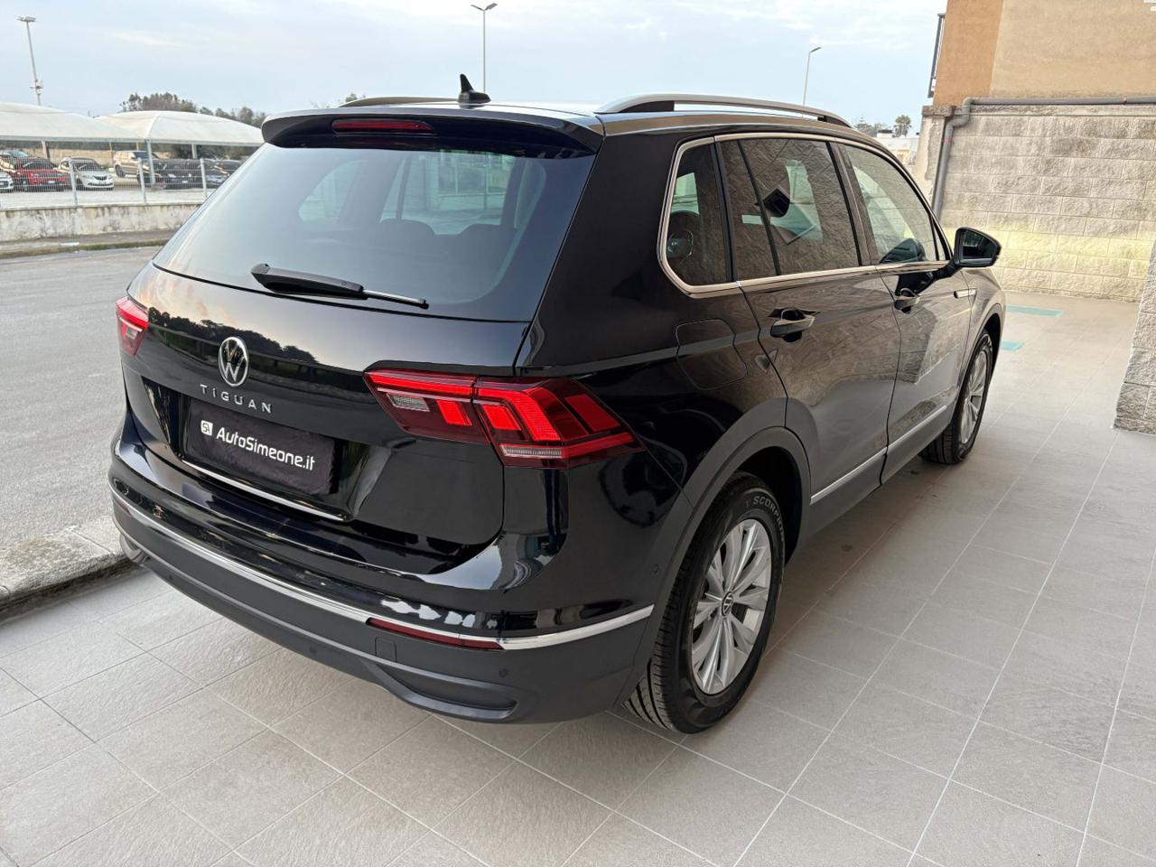 VOLKSWAGEN Tiguan 2.0 TDI 150 CV SCR DSG Life TELECAMERA - 5