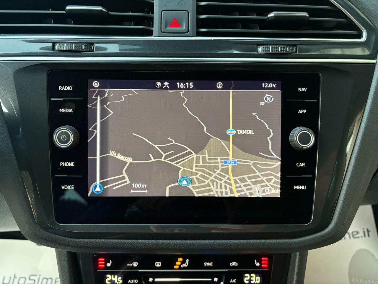 VOLKSWAGEN Tiguan 2.0 TDI 150 CV SCR DSG Life TELECAMERA - 16