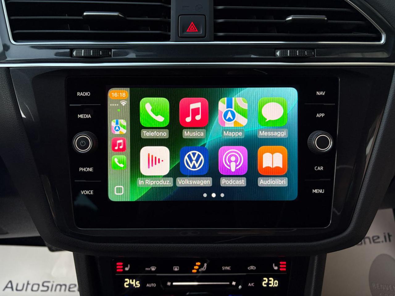 VOLKSWAGEN Tiguan 2.0 TDI 150 CV SCR DSG Life TELECAMERA - 18