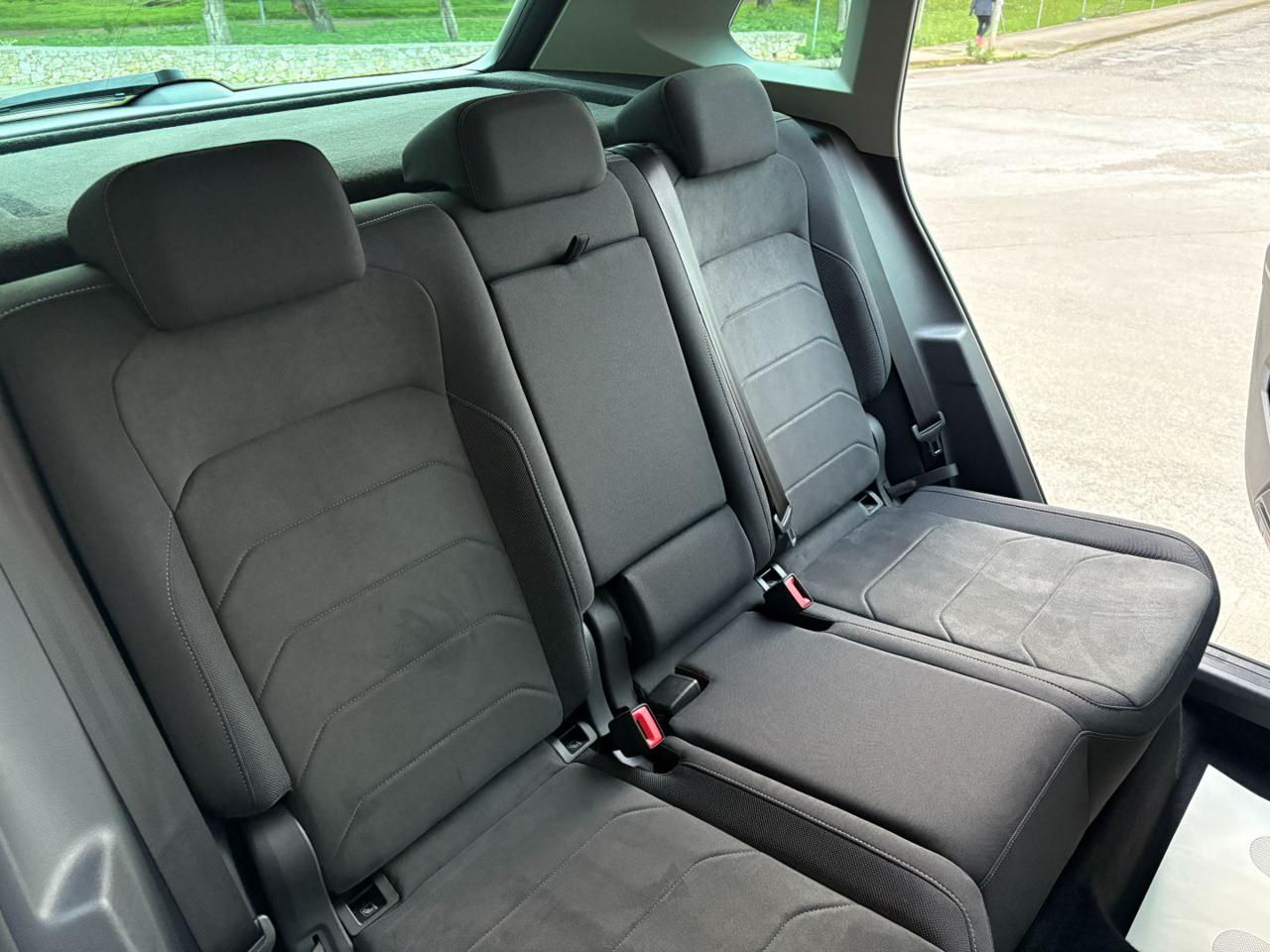 VOLKSWAGEN Tiguan 2.0 TDI 150 CV SCR DSG Life TELECAMERA - 20