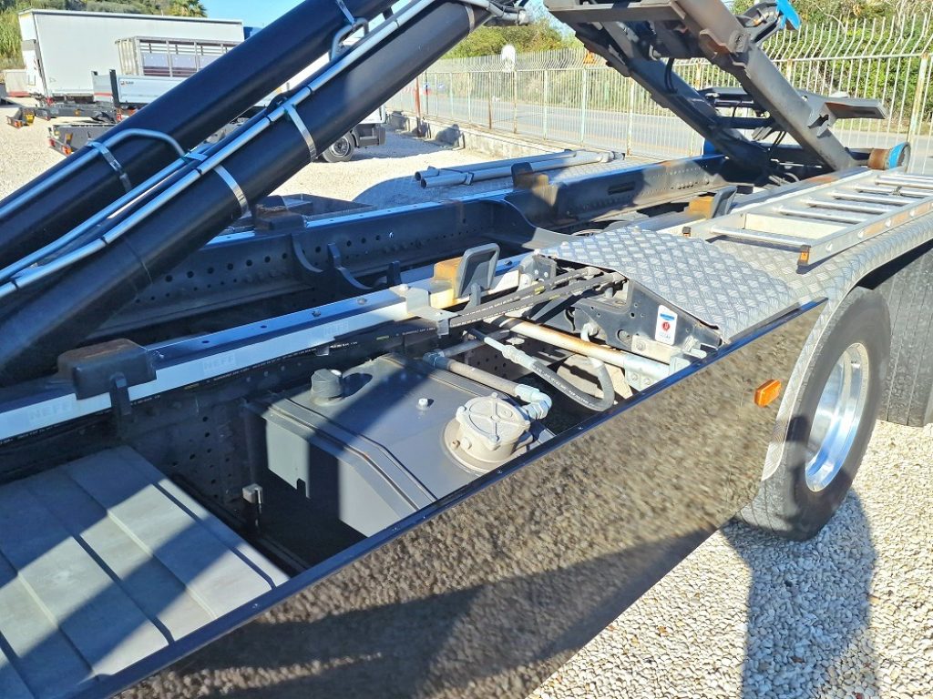 IVECO S-WAY 510 Y/PS 6X2 GANCIO SCARRABILE - 23