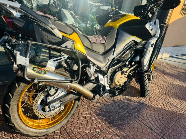 QJ MOTOR SVT 650X Antracite pastello