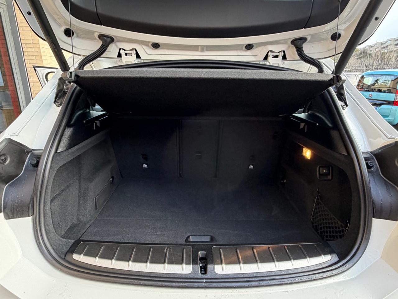 BMW X2 sDrive18d Advantage SPORT (FULL OPTIONAL) - 8