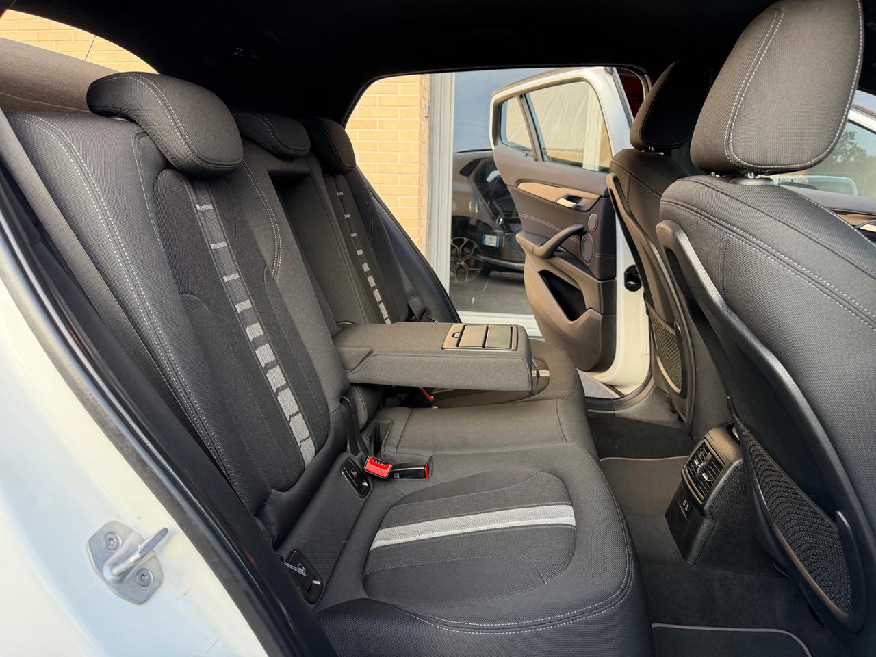 BMW X2 sDrive18d Advantage SPORT (FULL OPTIONAL) - 10