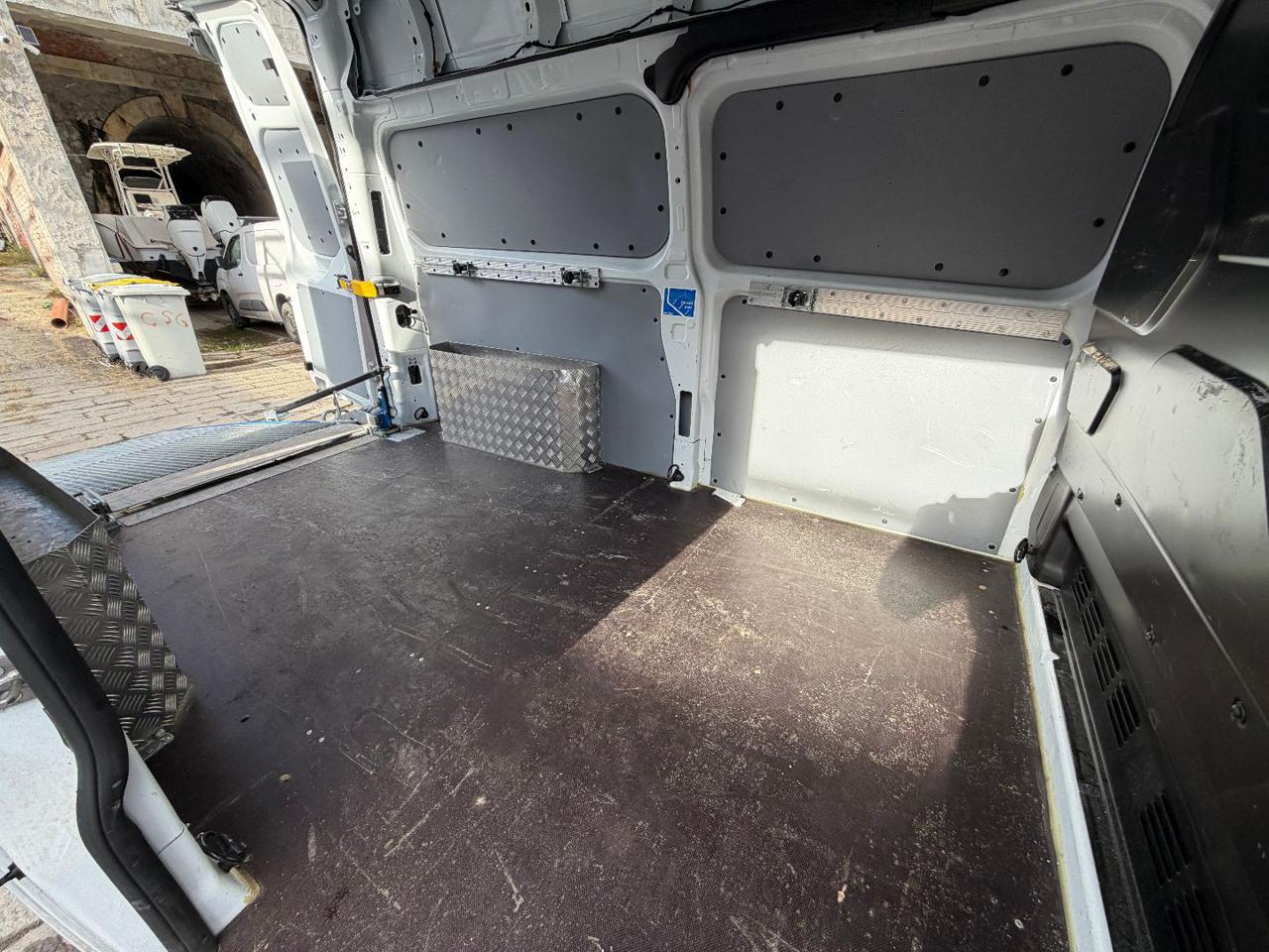 FORD Transit Custom 300 2.0 EcoBlue Hybrid 130 PL ALLESTITO RAMPA - 18