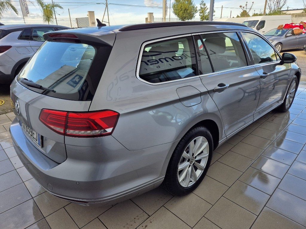 VOLKSWAGEN Passat Variant 1.6 TDI DSG Business BMT - 3
