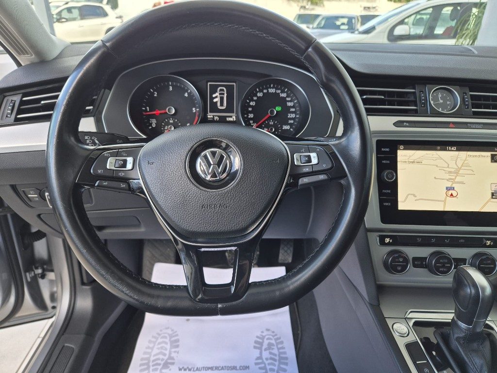 VOLKSWAGEN Passat Variant 1.6 TDI DSG Business BMT - 11