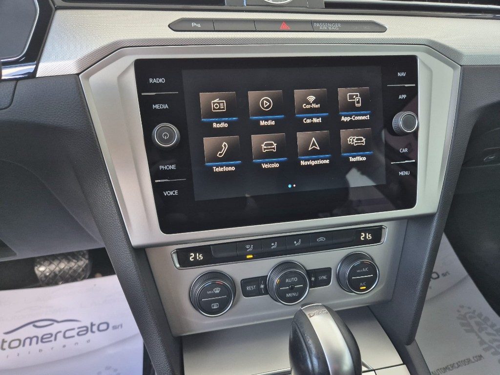 VOLKSWAGEN Passat Variant 1.6 TDI DSG Business BMT - 13