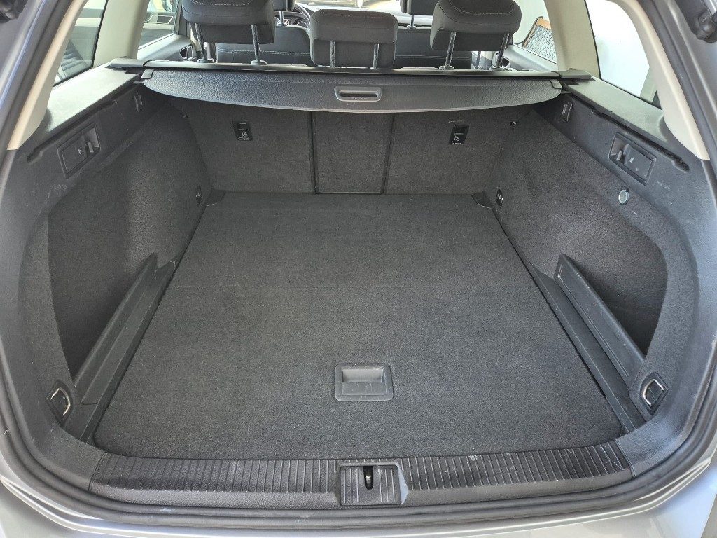 VOLKSWAGEN Passat Variant 1.6 TDI DSG Business BMT - 15