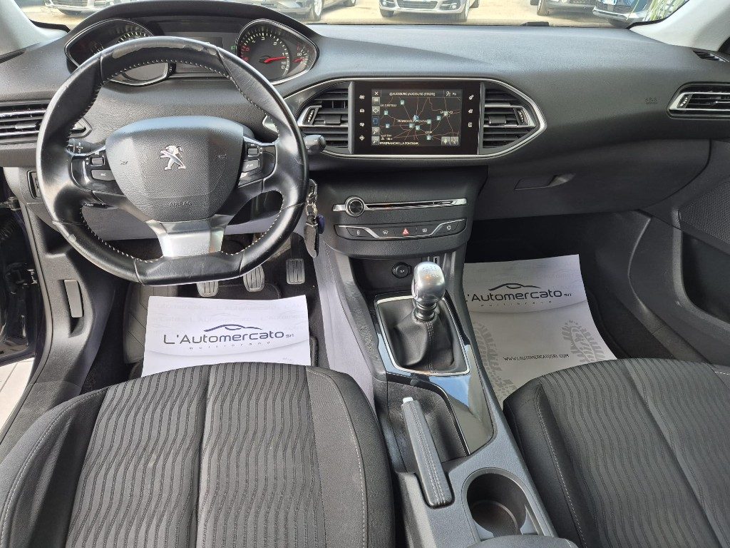 PEUGEOT 308 BlueHDi 120 S&S SW Business - 11