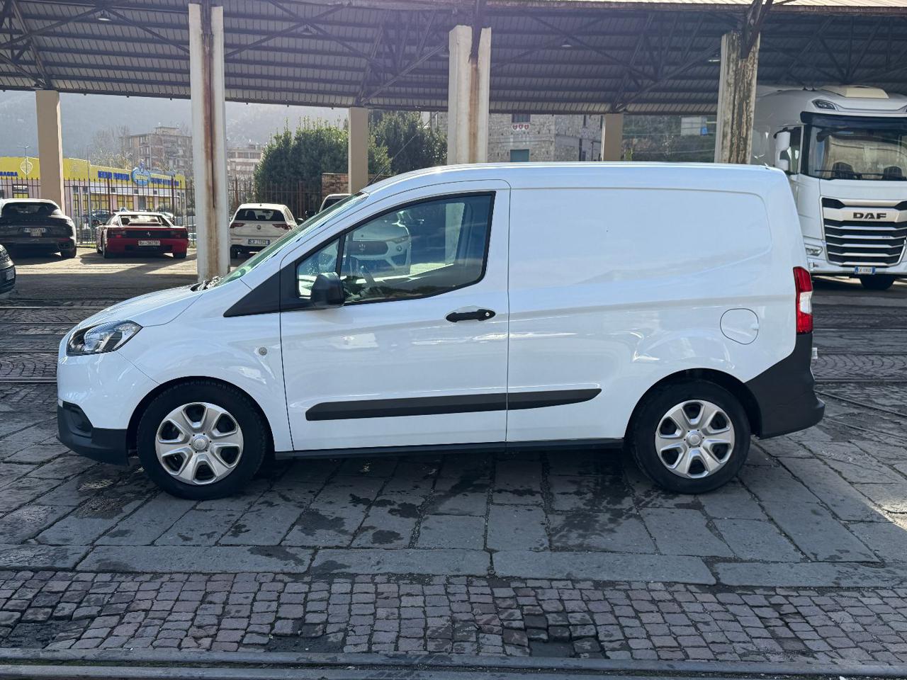 FORD Transit Courier 1.5 TDCi 75CV Van Trend - 4