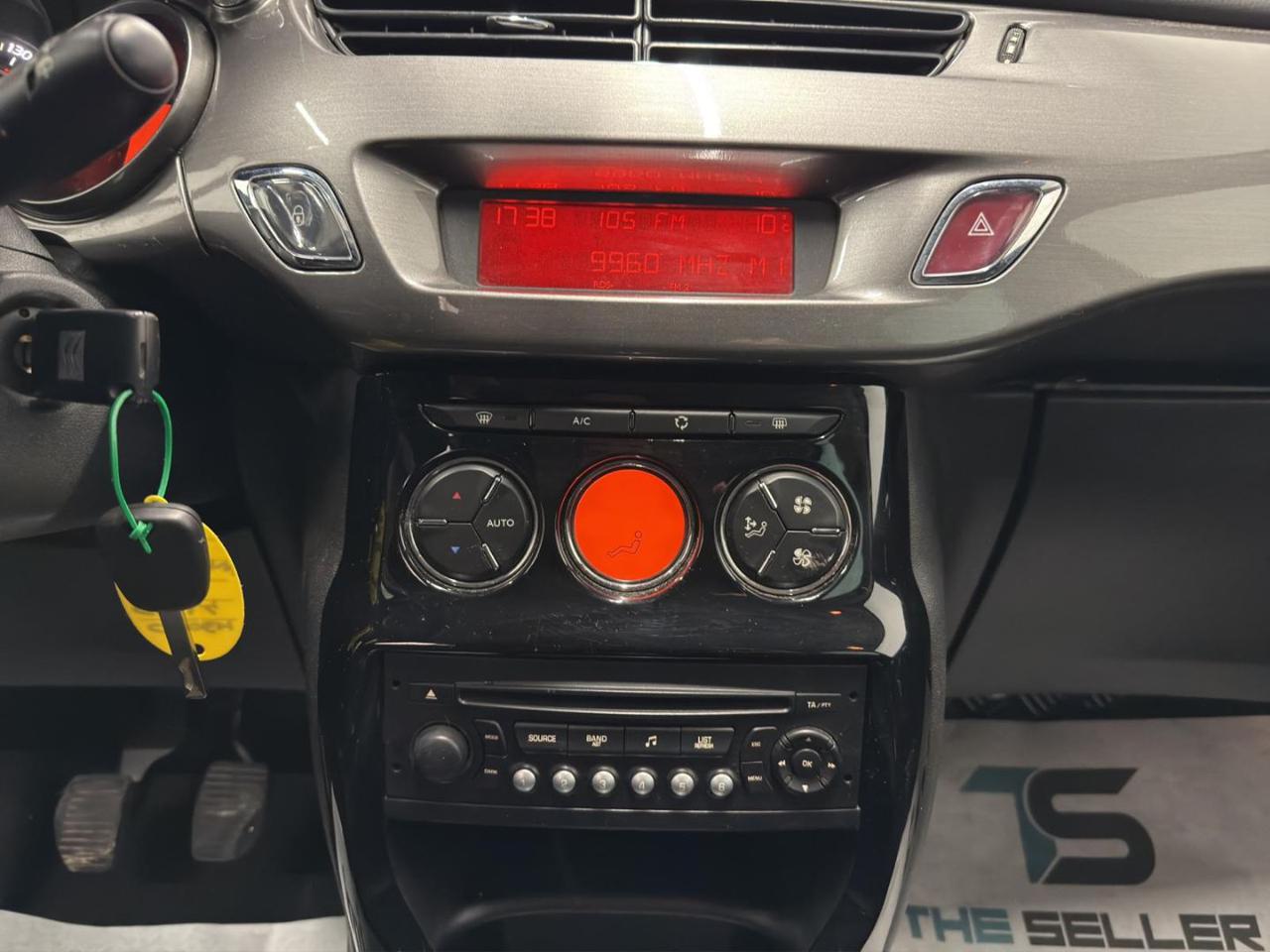 CITROEN C3 1.4 Exclusive Style - 15