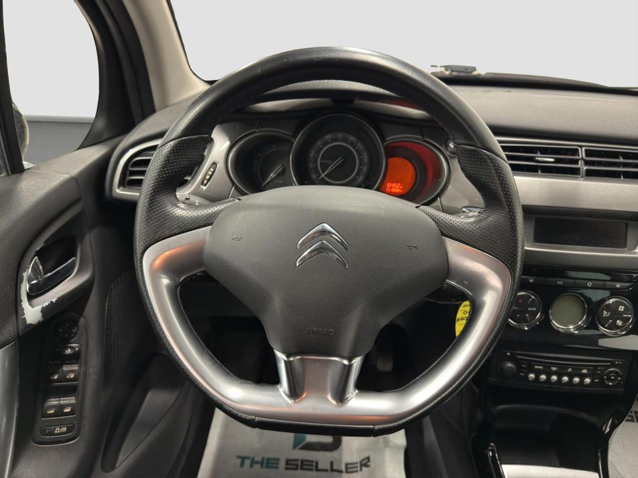 CITROEN C3 1.4 Exclusive Style - 13