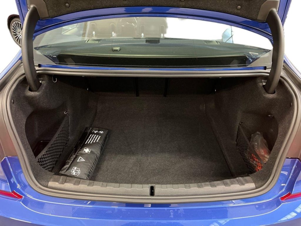 BMW 330 i Msport - 13