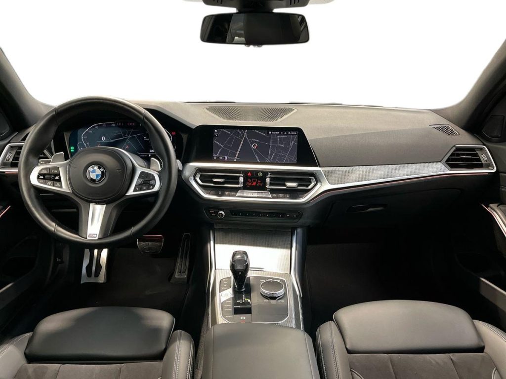 BMW 330 i Msport - 9