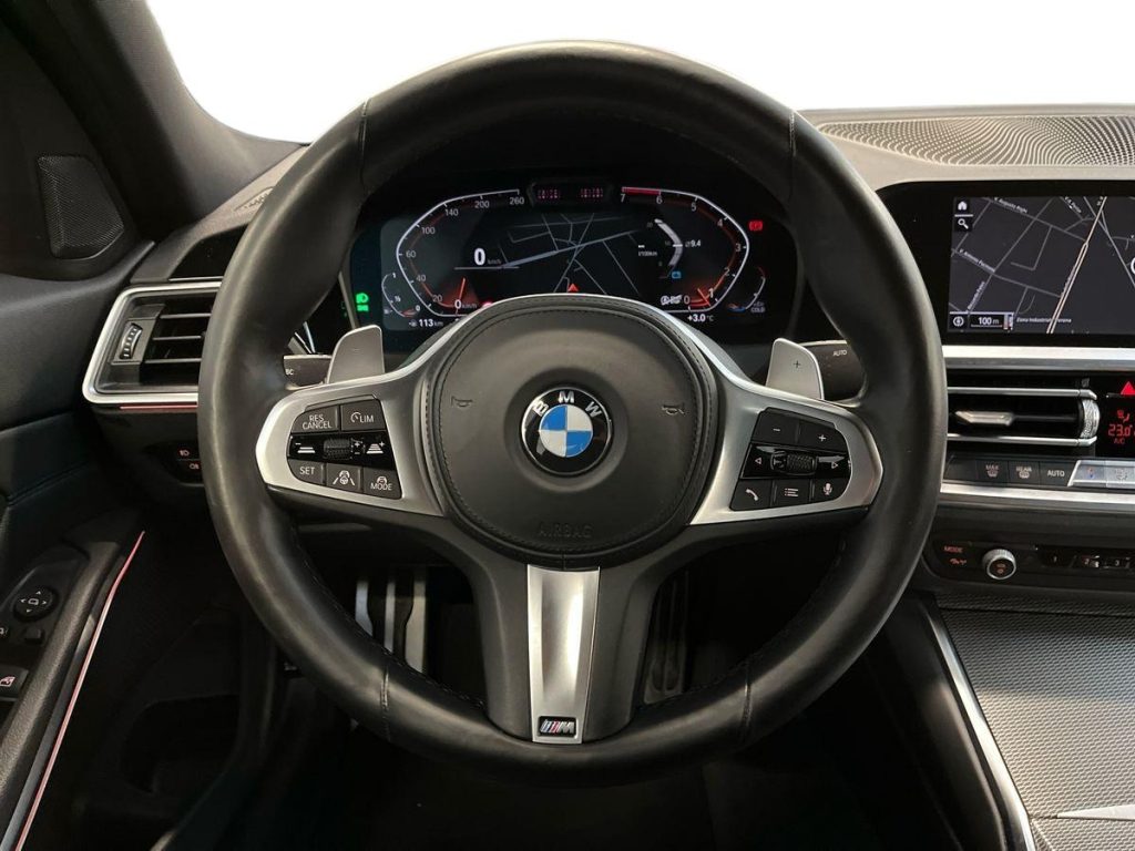 BMW 330 i Msport - 11