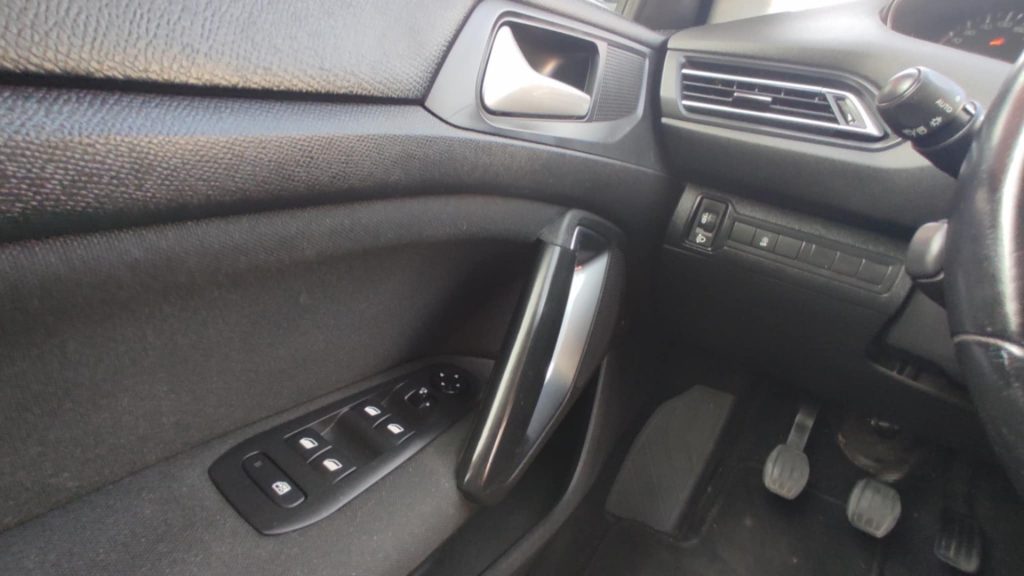 PEUGEOT 308 BlueHDi 130 S&S EAT6 SW Business - 4