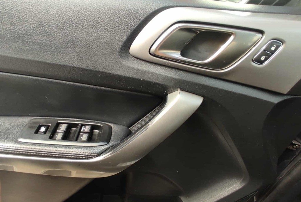 FORD Ranger 2.0 TDCi  DC Limited 5 posti GANCIO TRAINO - 4