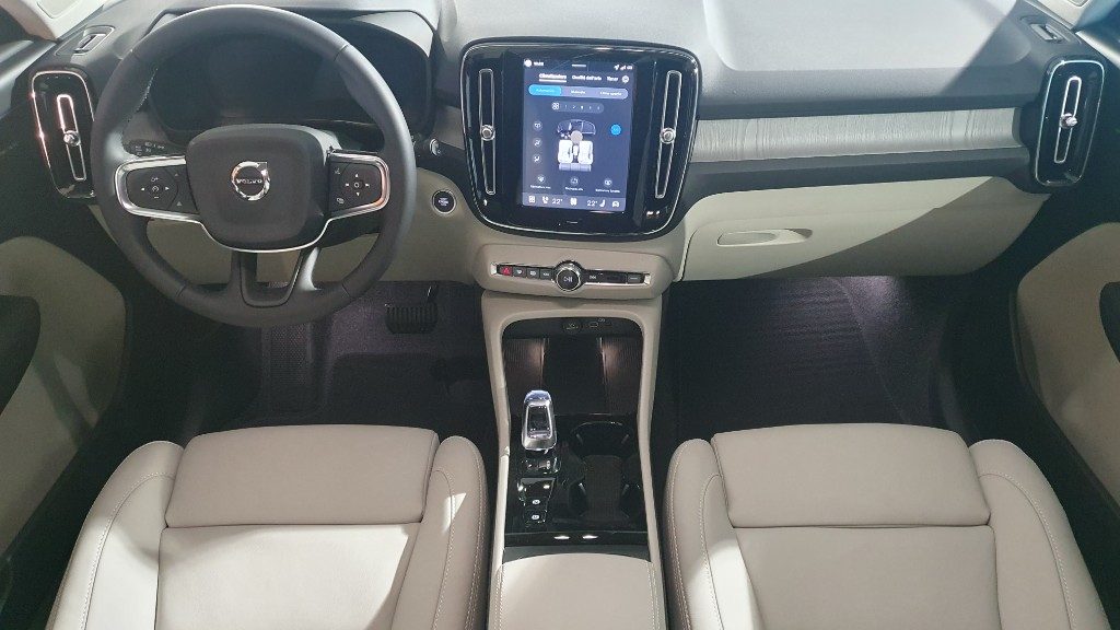 VOLVO XC40 B3 automatico Plus Dark - Foto 6