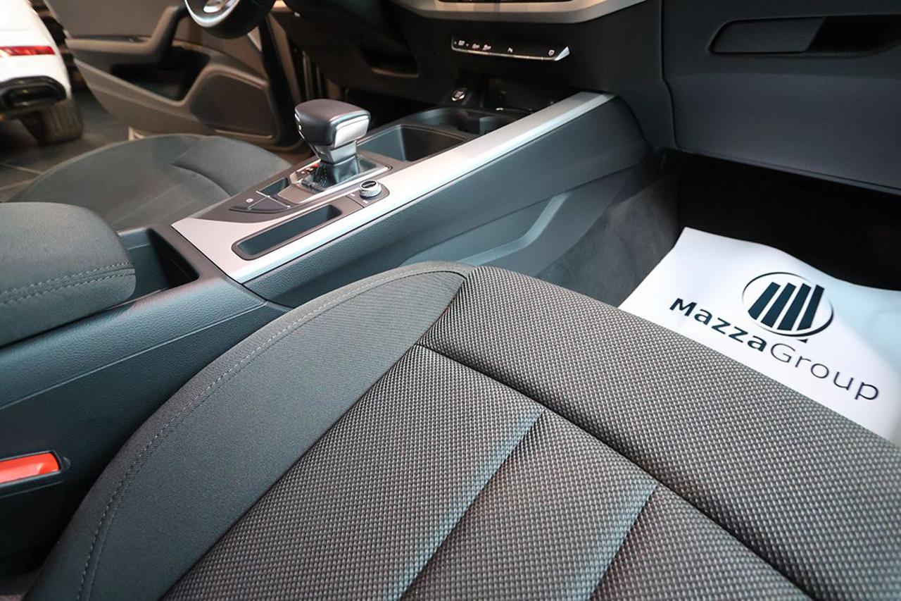 AUDI A4 30 TDI Avant S-Tronic Business - 33