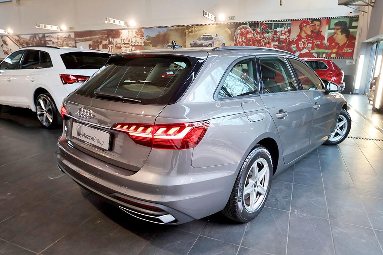 AUDI A4 30 TDI Avant S-Tronic Business - 9