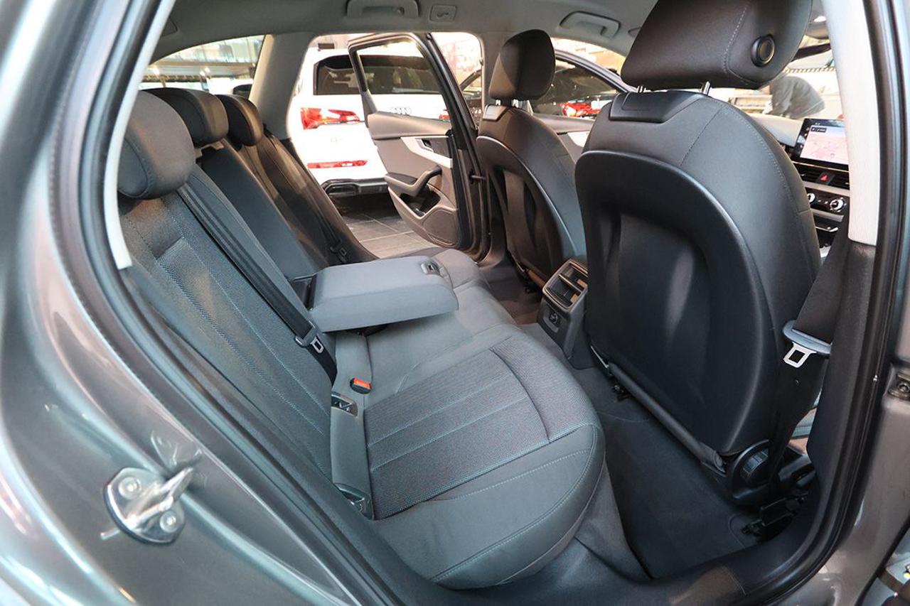 AUDI A4 30 TDI Avant S-Tronic Business - 18