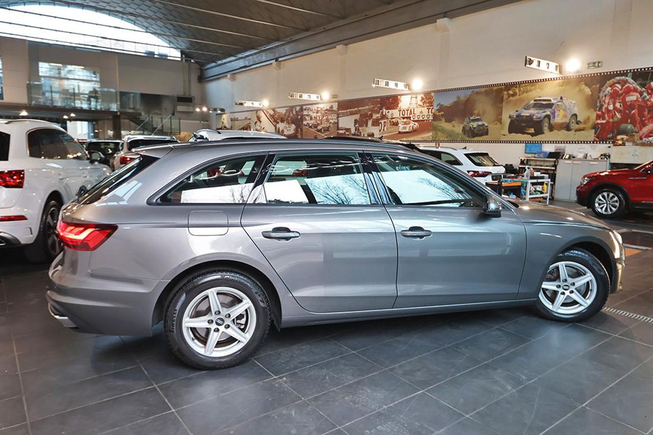 AUDI A4 30 TDI Avant S-Tronic Business - 10