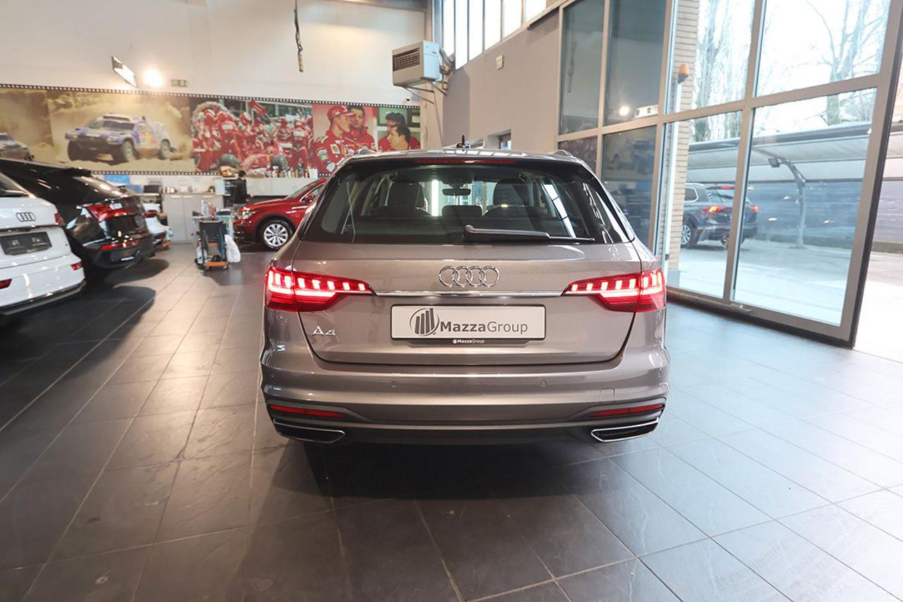 AUDI A4 30 TDI Avant S-Tronic Business - 8