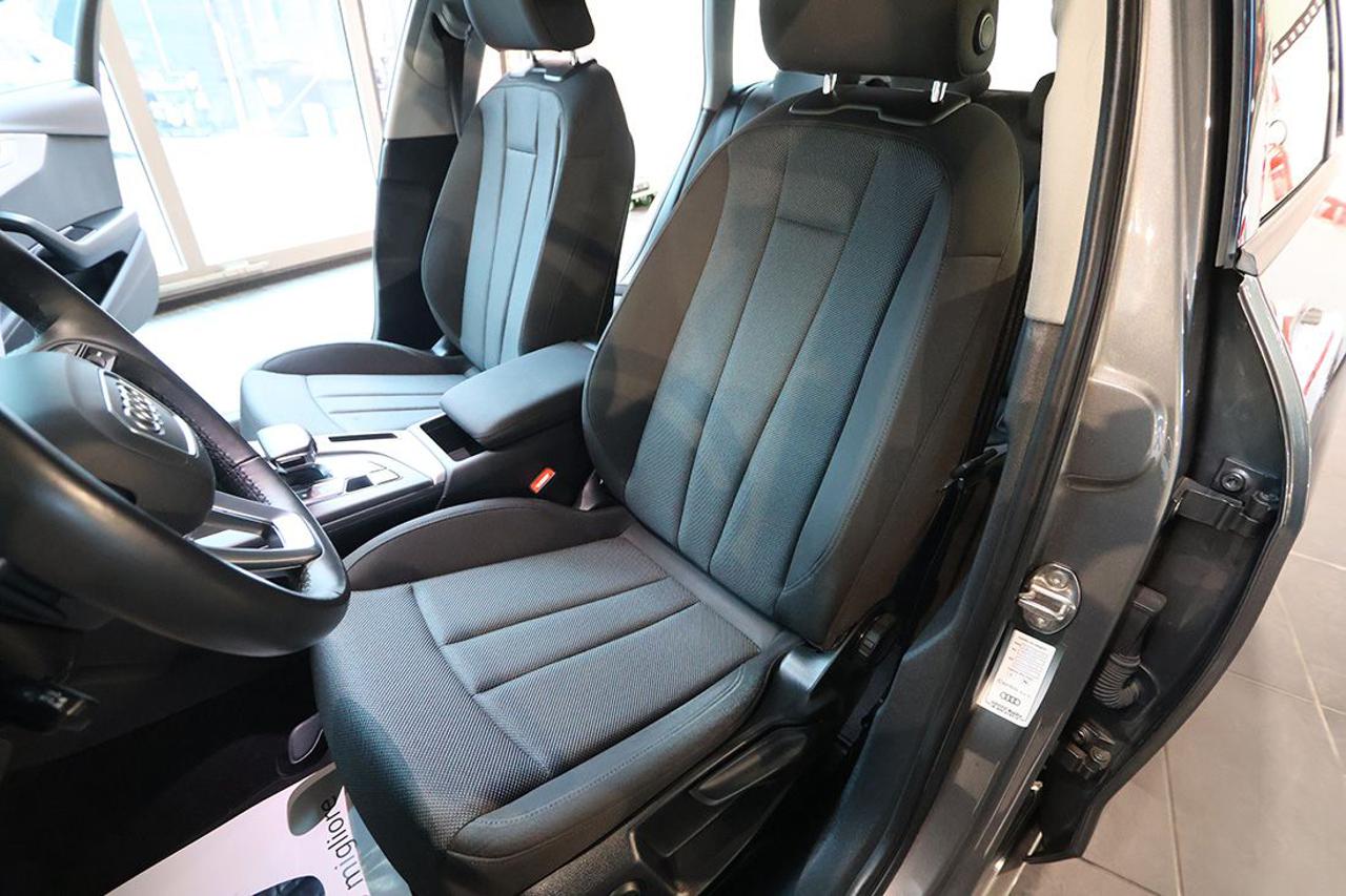 AUDI A4 30 TDI Avant S-Tronic Business - 17