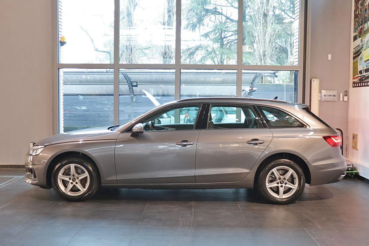 AUDI A4 30 TDI Avant S-Tronic Business - 3
