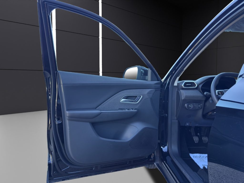 MG ZS 1.5 Standard Ice - 12