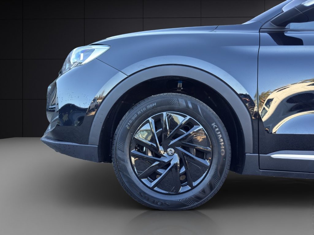 MG ZS 1.5 Standard Ice - 21