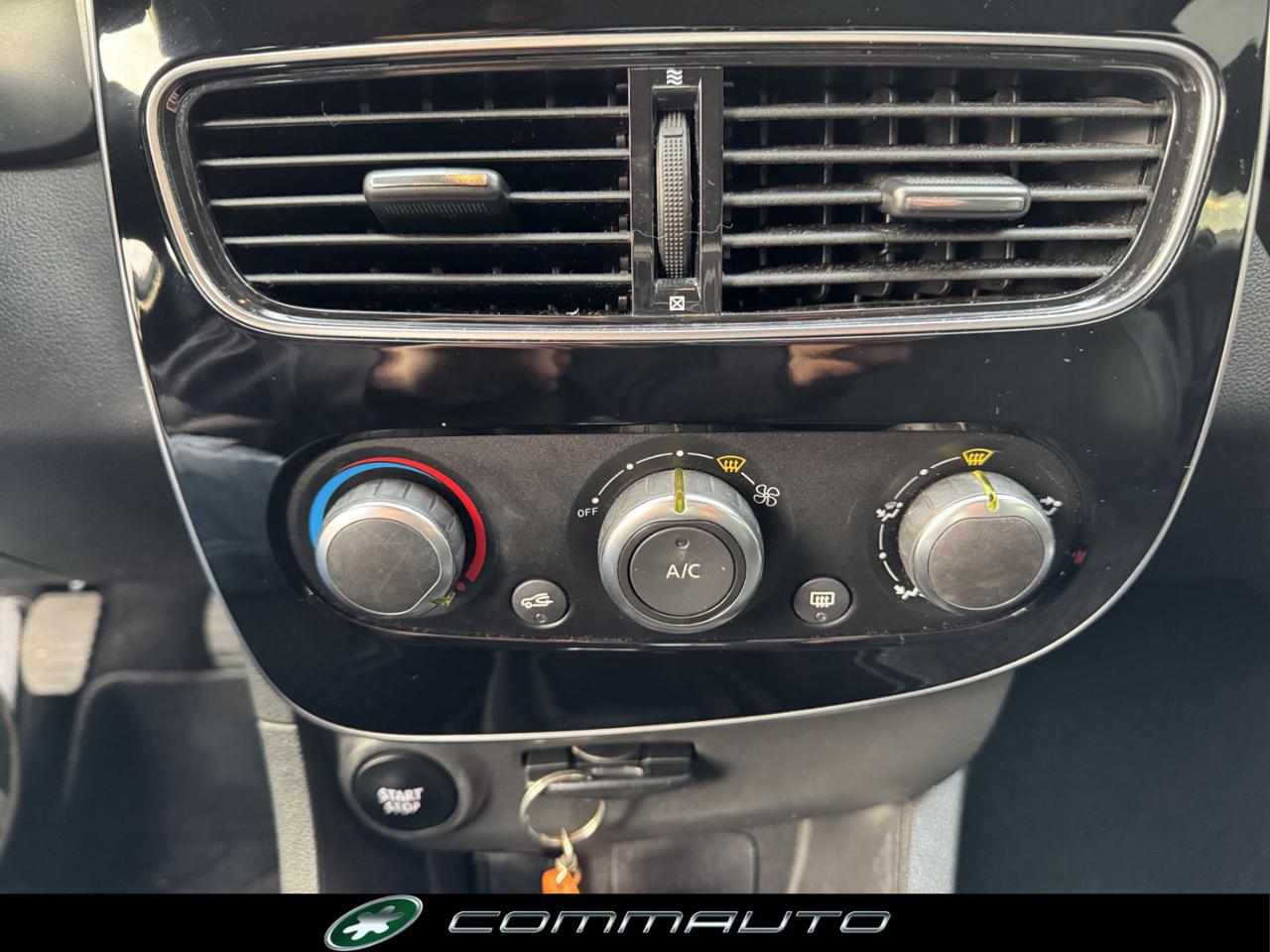 RENAULT Clio dCi 8V 75 CV Start&Stop 5 porte Energy Duel2 - 19