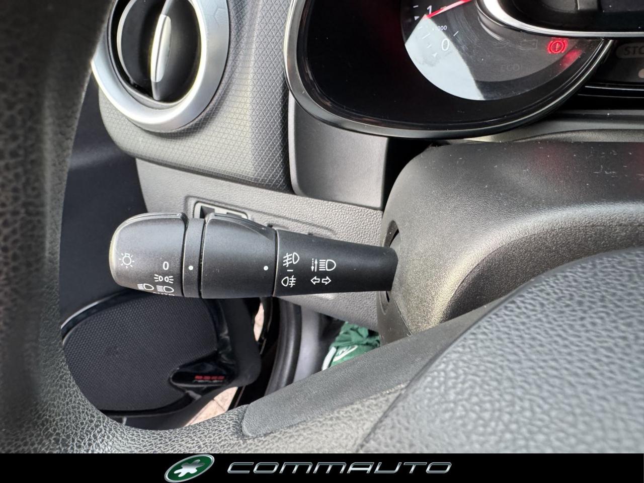 RENAULT Clio dCi 8V 75 CV Start&Stop 5 porte Energy Duel2 - 17