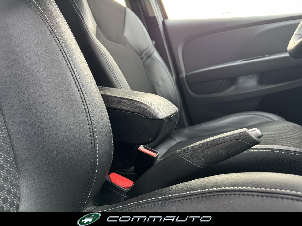 RENAULT Clio dCi 8V 75 CV Start&Stop 5 porte Energy Duel2 - 26