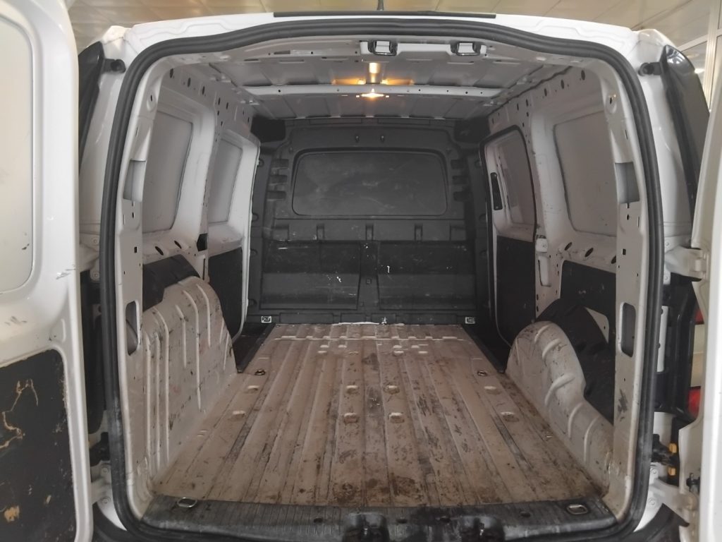 VOLKSWAGEN Caddy 1.4 TGI Trendline - 8