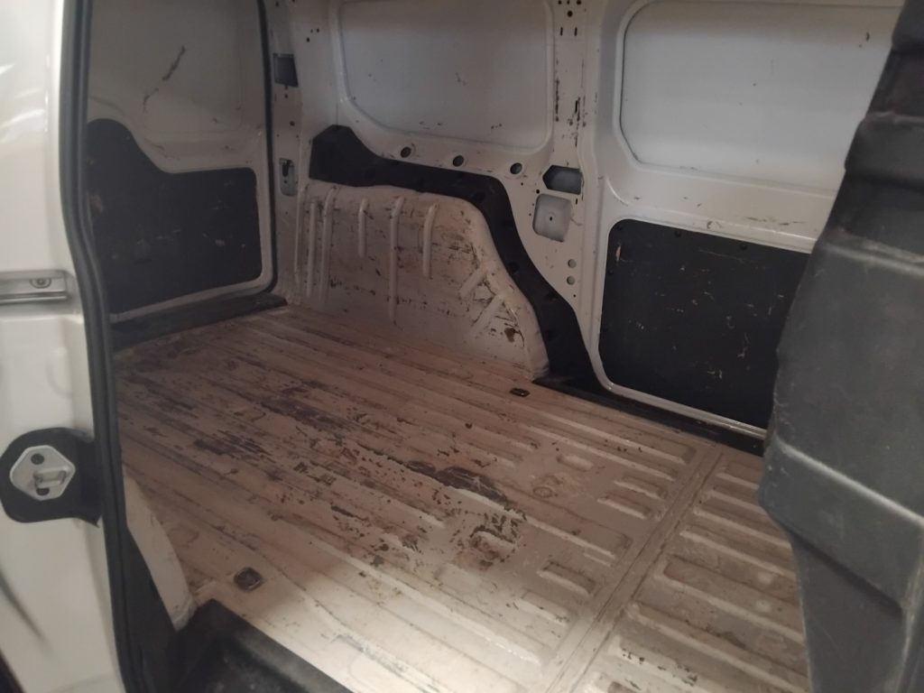 VOLKSWAGEN Caddy 1.4 TGI Trendline - 9