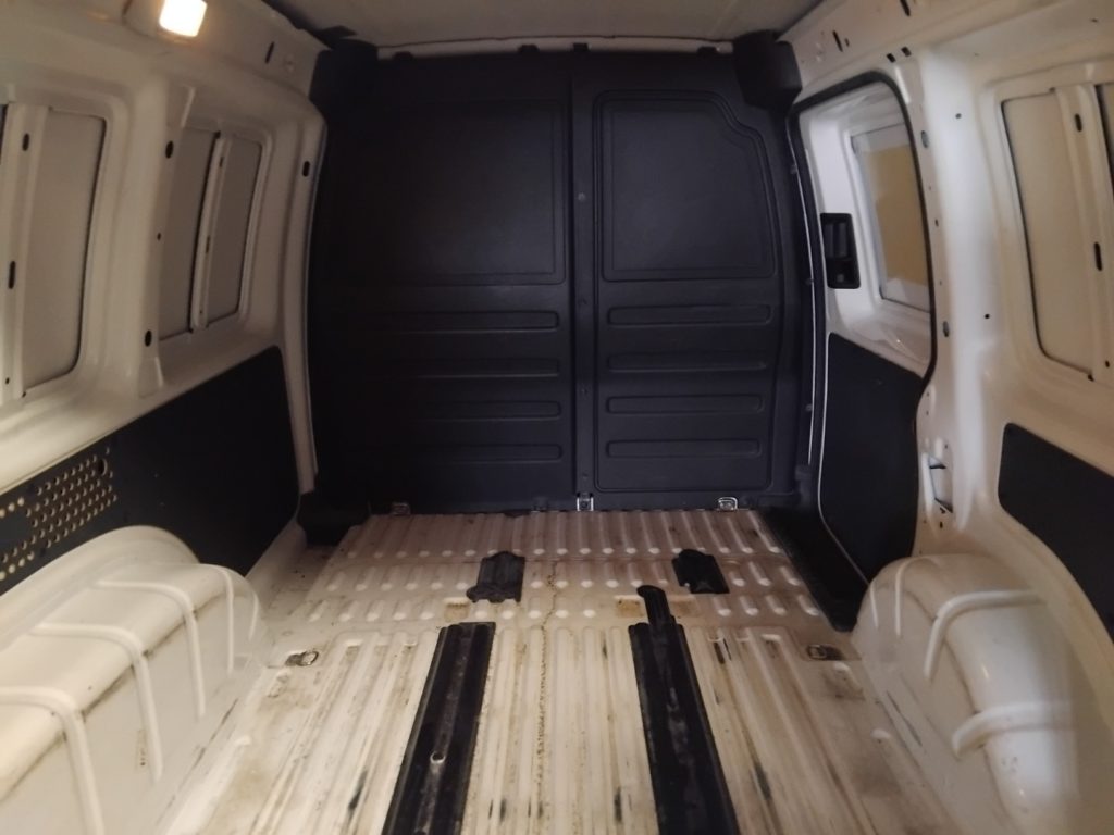VOLKSWAGEN Caddy 1.4 TGI Trendline - 6