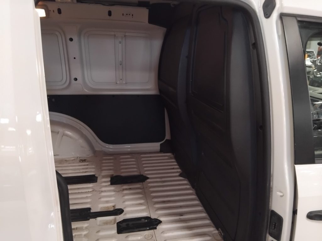 VOLKSWAGEN Caddy 1.4 TGI Trendline - 7