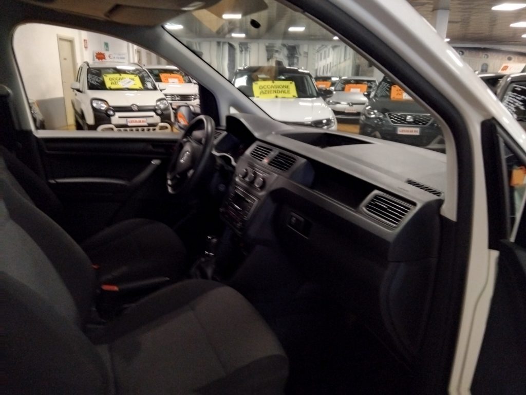 VOLKSWAGEN Caddy 1.4 TGI Trendline - 9