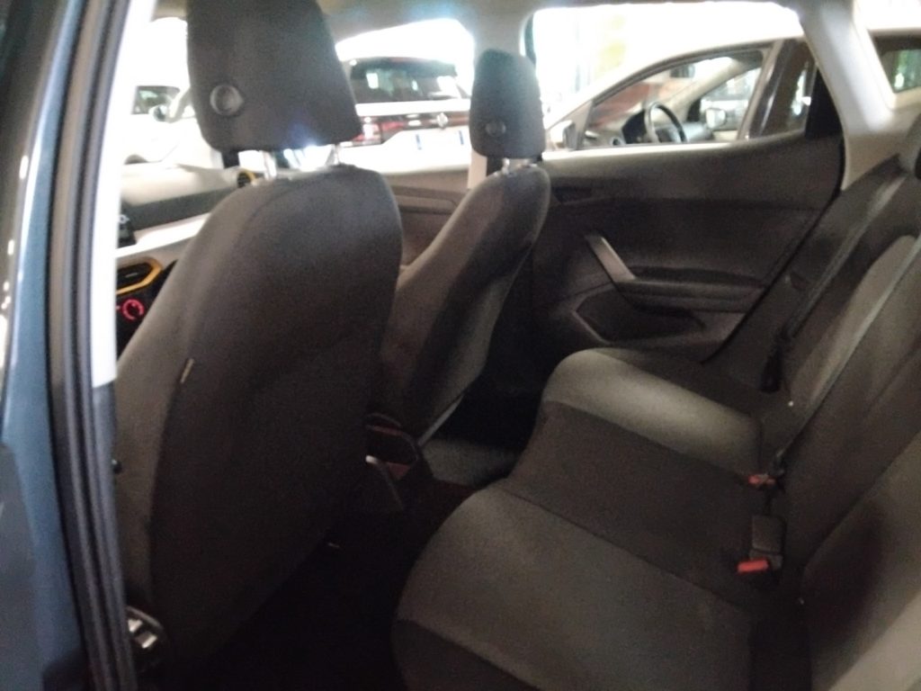 SEAT Arona 1.0 EcoTSI Reference 16 - 8