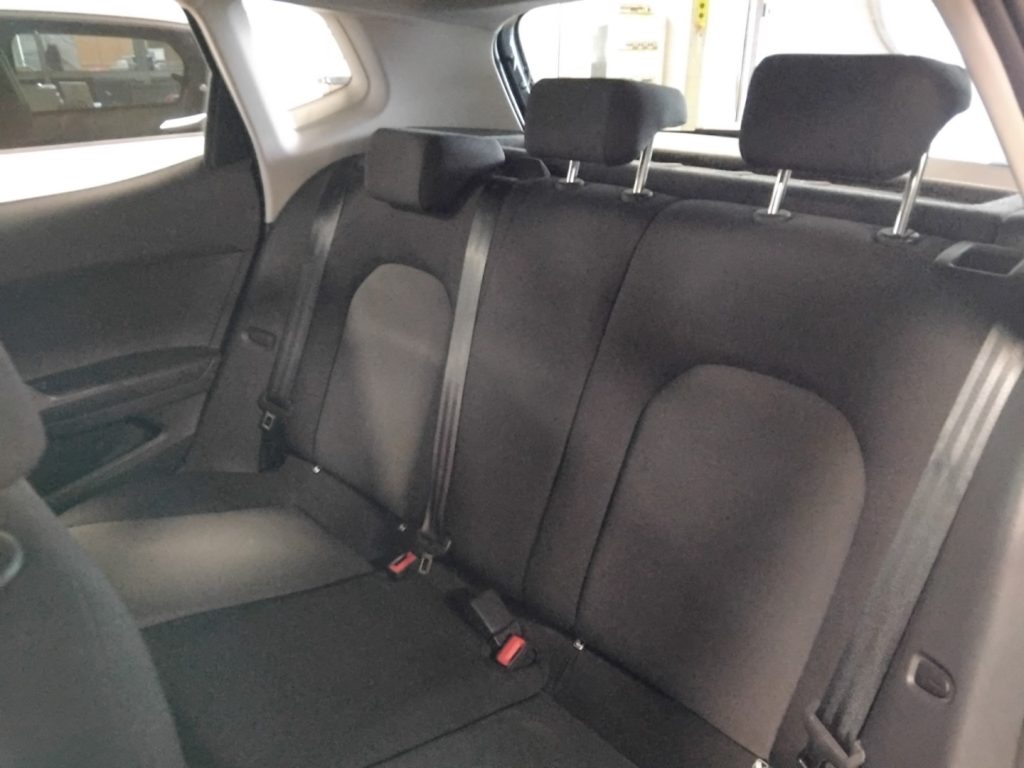 SEAT Arona 1.0 EcoTSI Reference 16 - 9