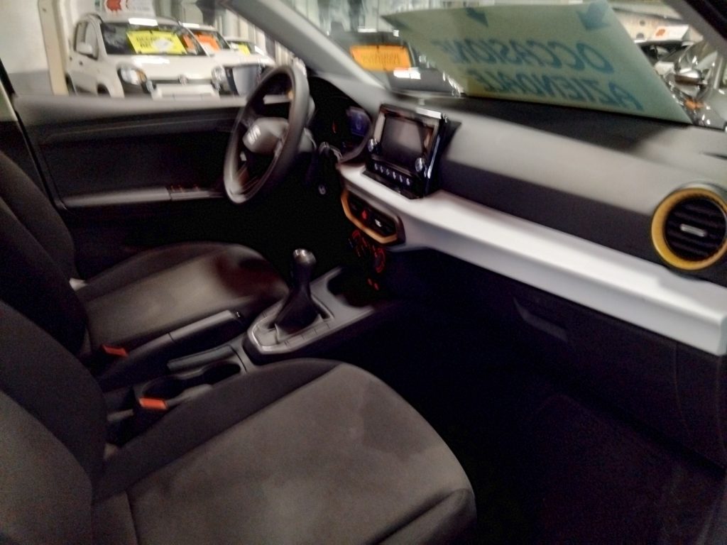 SEAT Arona 1.0 EcoTSI Reference 16 - 12