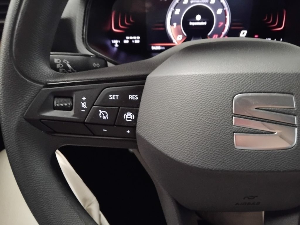 SEAT Arona 1.0 EcoTSI Reference 16 - 18