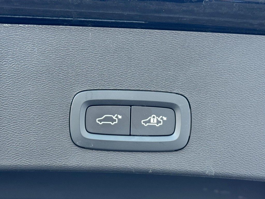 VOLVO XC40 B3 automatico Core - Grid Foto 13