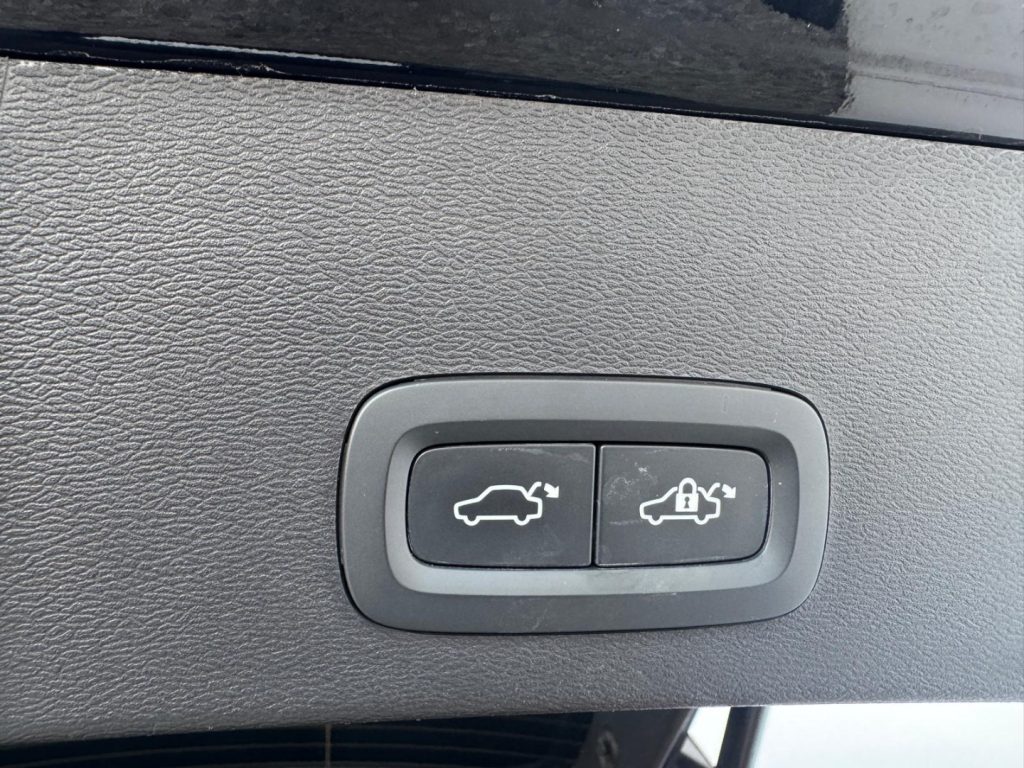 VOLVO XC40 B3 automatico Core - Grid Foto 9